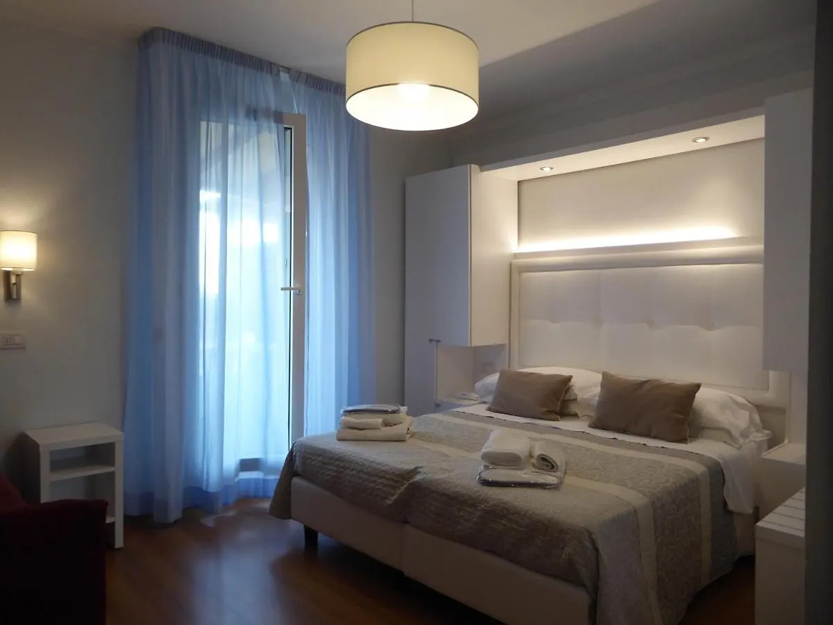 Albergo Vittoria Римини 3*,  Италия
