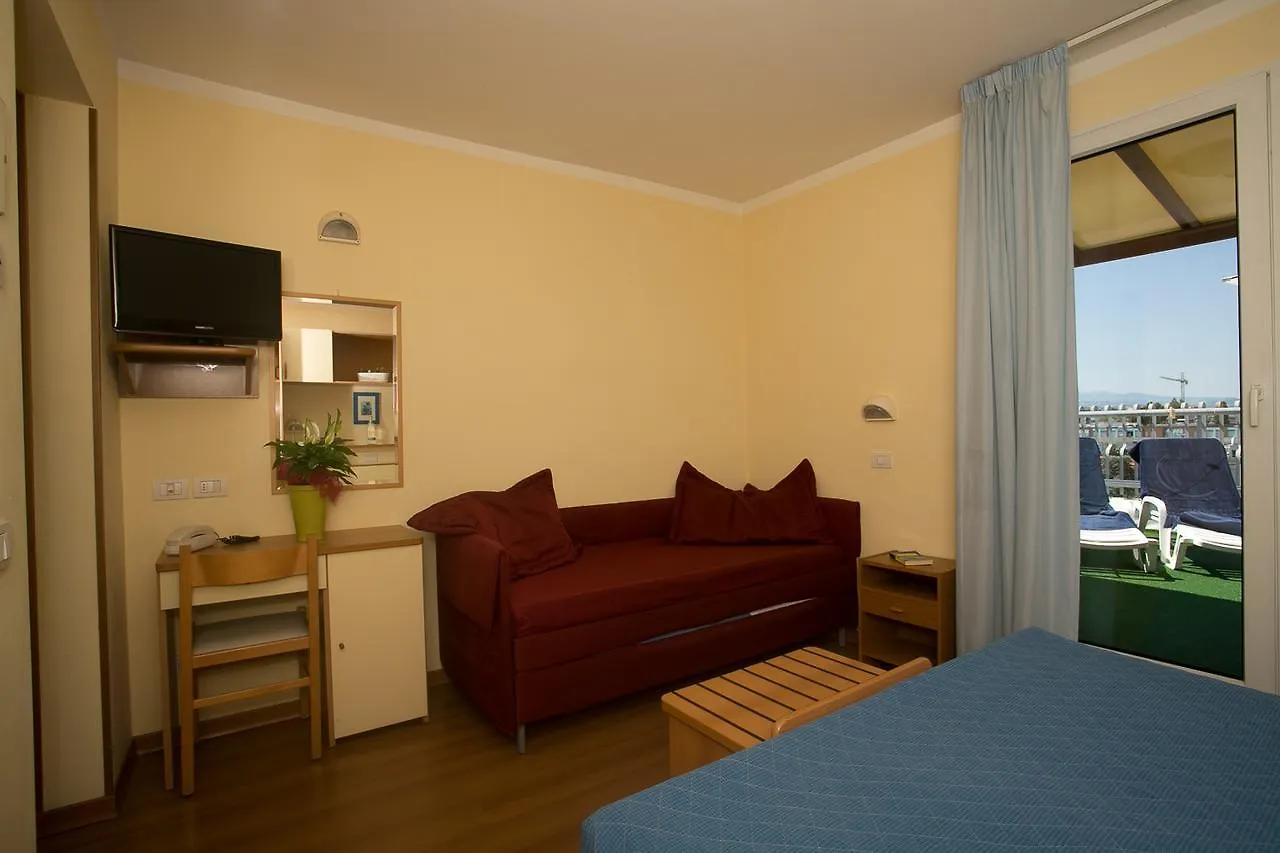 Albergo Vittoria Римини 3*,  Италия